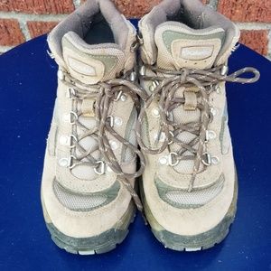 columbia hilltop ridge hiking boots